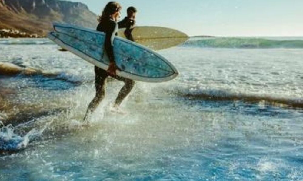 Riding the Waves Together: The Ultimate Guide tor Surfing with a Partner