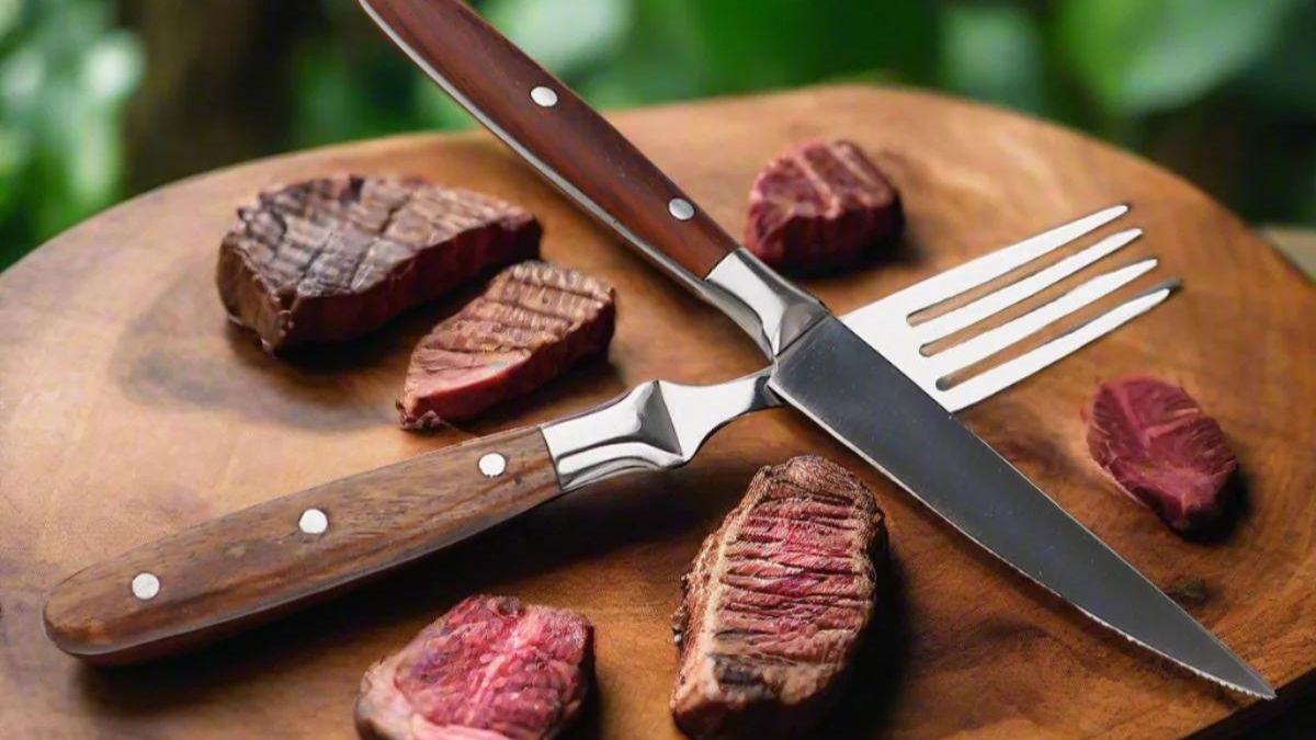 Elevate Your Dining Experience: The Charm set of birch steak knives france